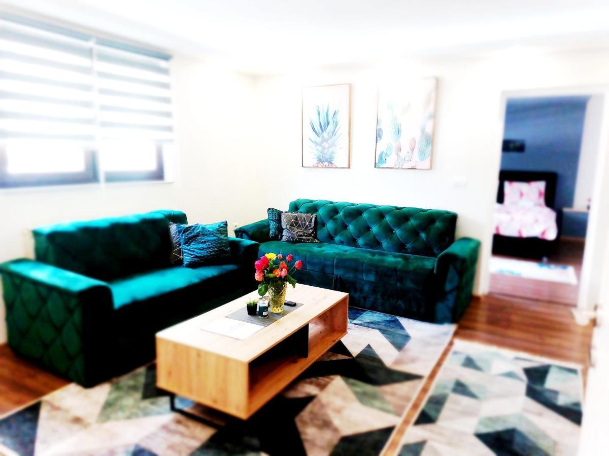 Apartman Dm SJJ Esterno foto